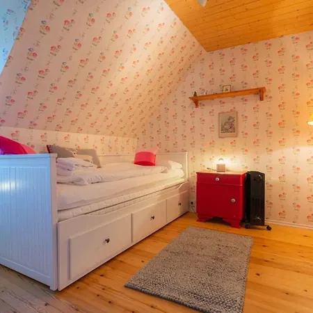 Haus Husen Id 430 * Poppenbull